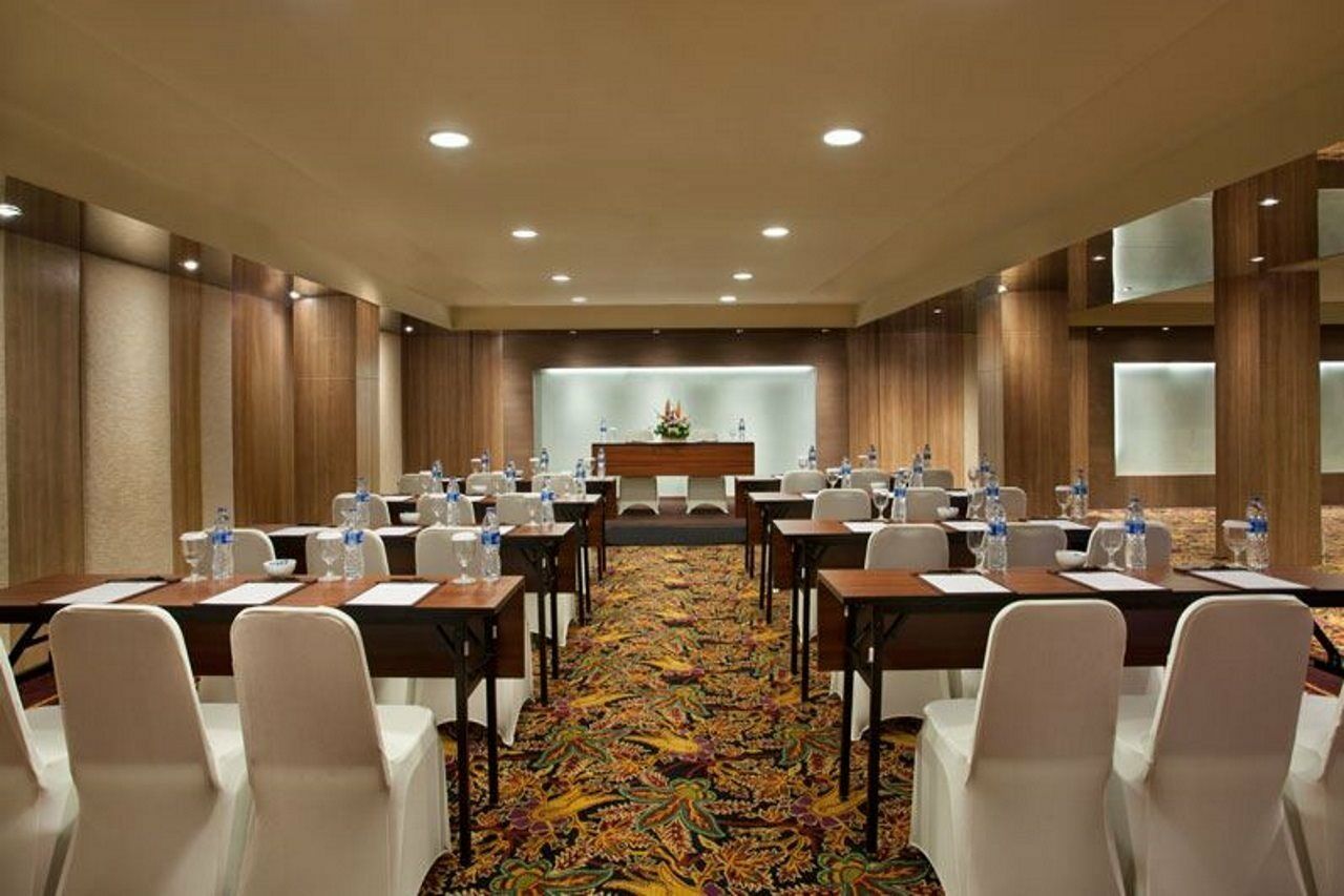 Hotel Ramada By Wyndham Bali Sunset Road Kuta Seminyak Exterior foto
