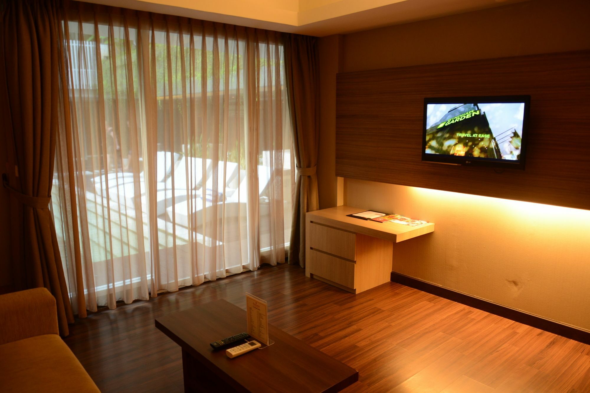 Hotel Ramada By Wyndham Bali Sunset Road Kuta Seminyak Exterior foto